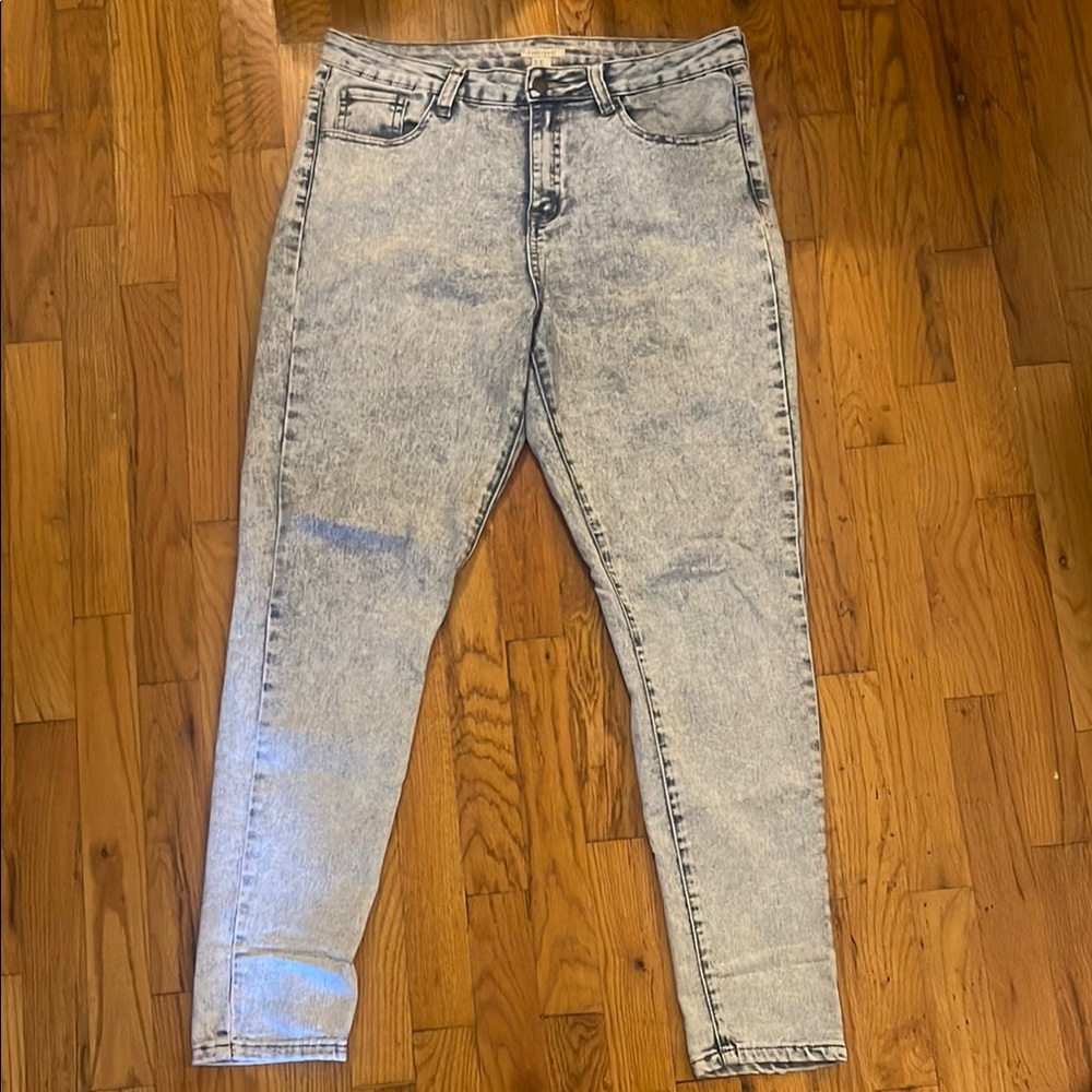 Forever 21 Light Blue Acid Wash Denim Jeans